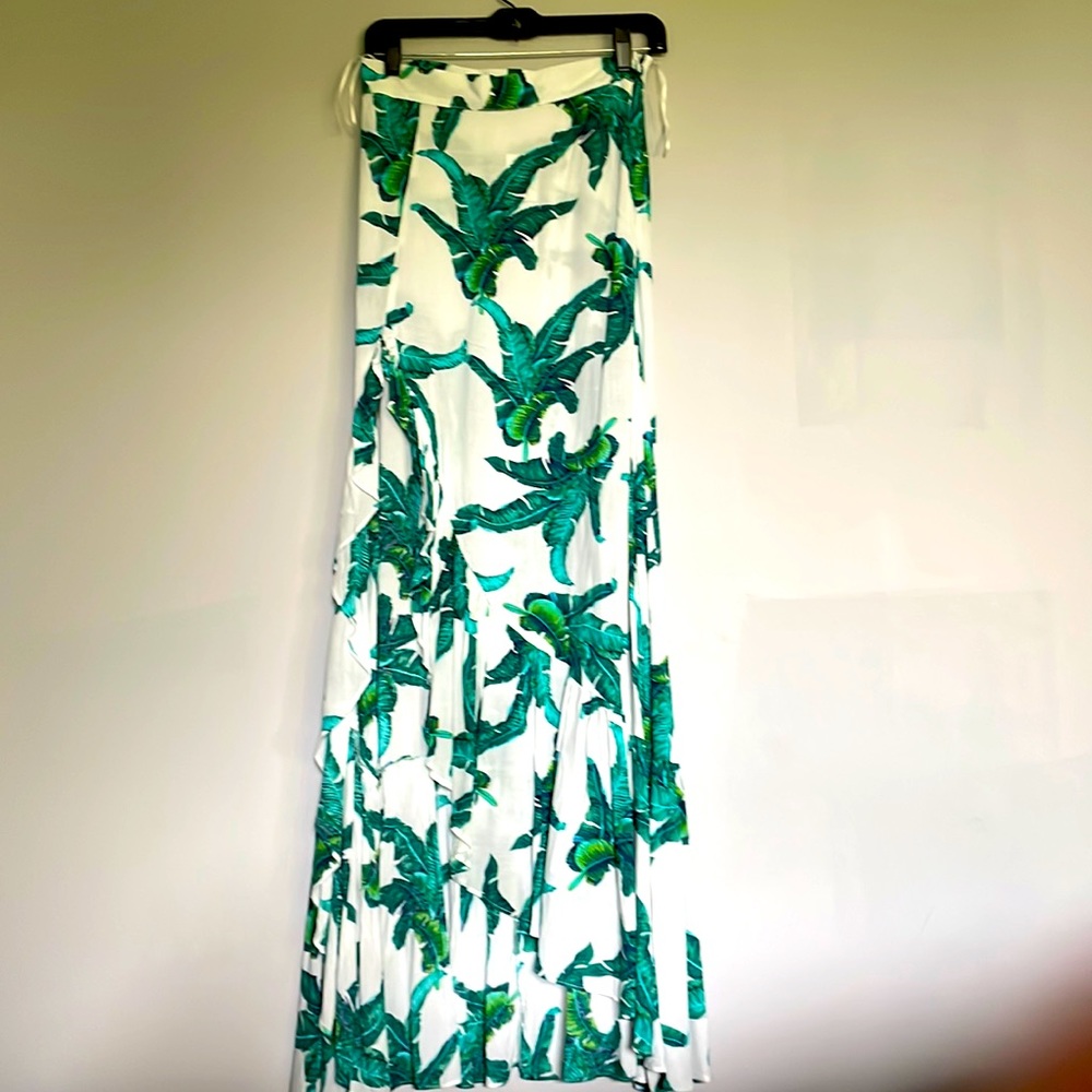 XIX Palms, the Señorita skirt. Open side slit skirt